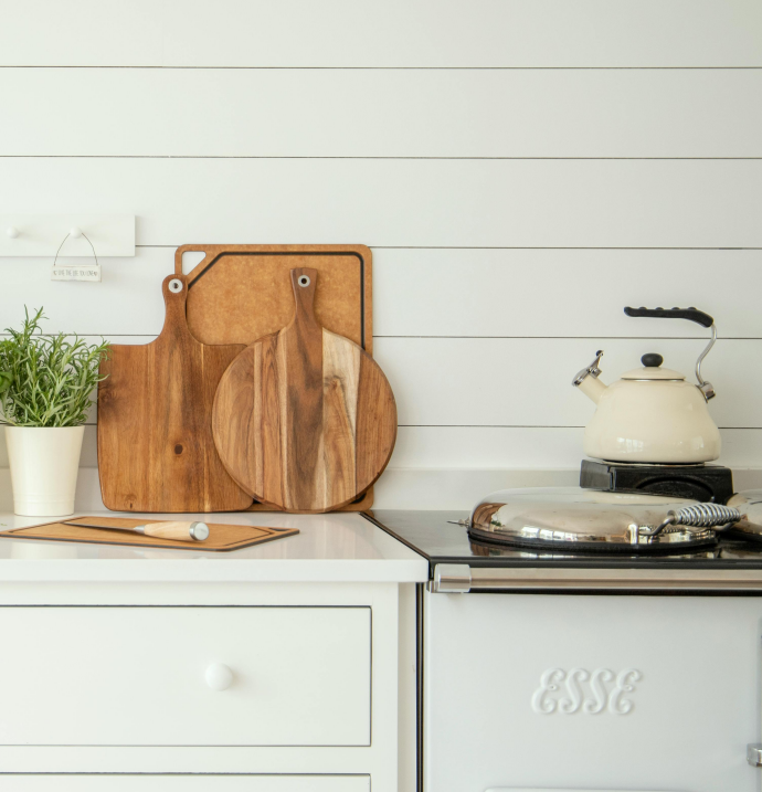 Kitchen & Dining